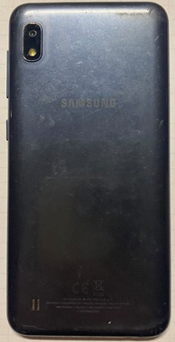 zadná strana telefónu SAMSUNG